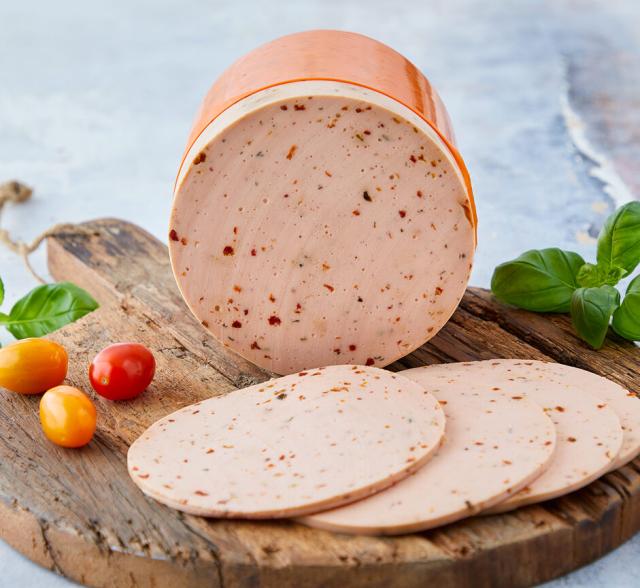 Vegetarpålæg med tomat og basilikum